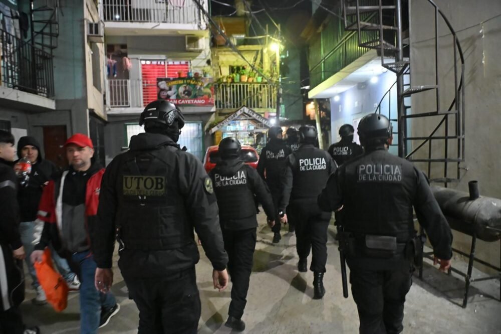 Megaoperativo en las villas: hubo 27 detenidos con secuestro de droga y 4 búnkers fueron cerrados