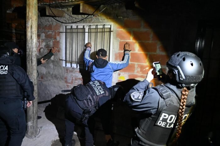 Megaoperativo en las villas: hubo 27 detenidos con secuestro de droga y 4 búnkers fueron cerrados