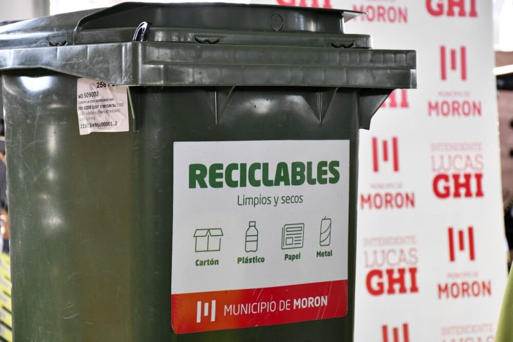 Morón implementa el sistema de recolección diferenciada de residuos para comercios