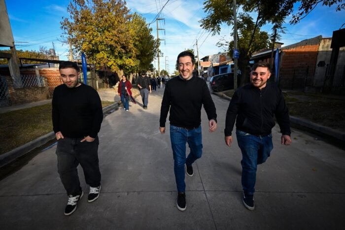 Nardini inauguró nuevas cuadras de pavimento en el Barrio Iparraguirre