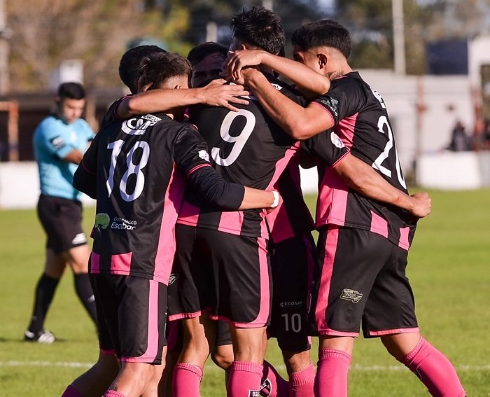 Primera victoria como local para Atlético Escobar en el Federal A