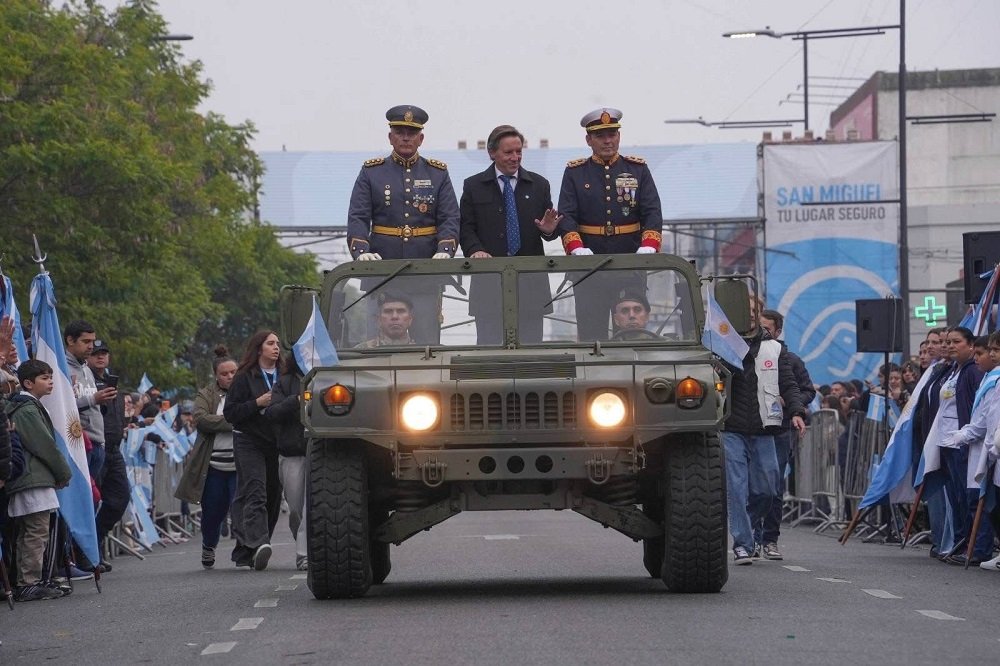 Se realizó en San Miguel el tradicional desfile patrio por el 25 de Mayo