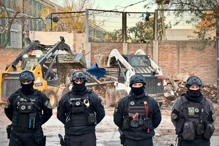 Villa 31 la Ciudad demolió una construcción que levantaban de noche pese a que está prohibido​