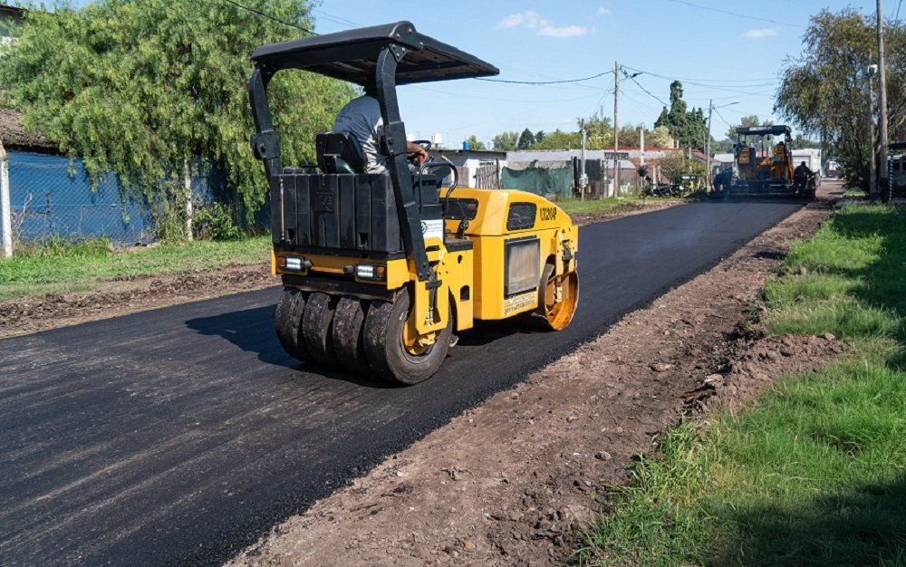 Avanzan las obras de asfalto en Moreno