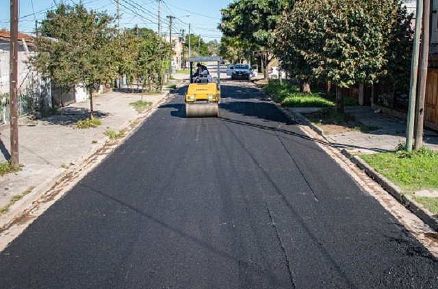 Avanzan las obras de asfalto en Moreno