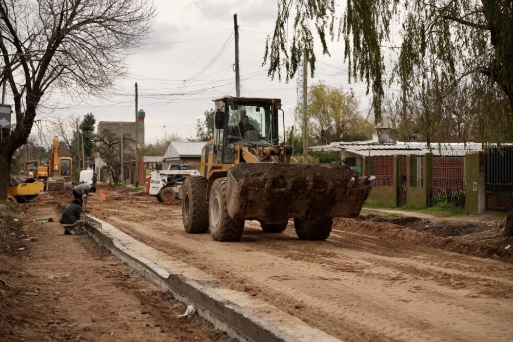 Avanzan las obras de pavimentación en barrio Parque San Miguel