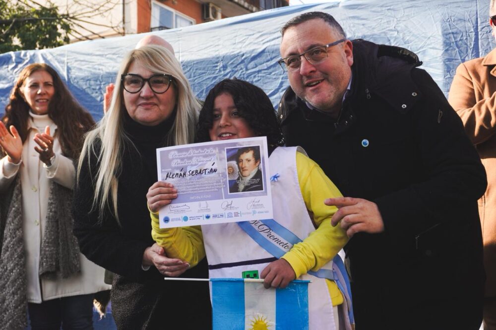 Día de la Bandera: Alumnos de José C. Paz realizaron sus promesas de lealtad a la bandera