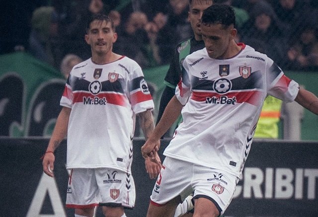 Chacarita no sale del fondo, cayo en Matadero ante Nueva Chicago