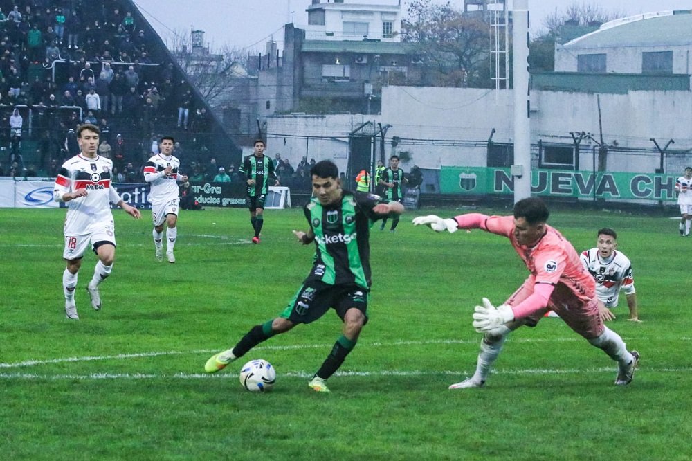 Chacarita no sale del fondo, cayo en Matadero ante Nueva Chicago