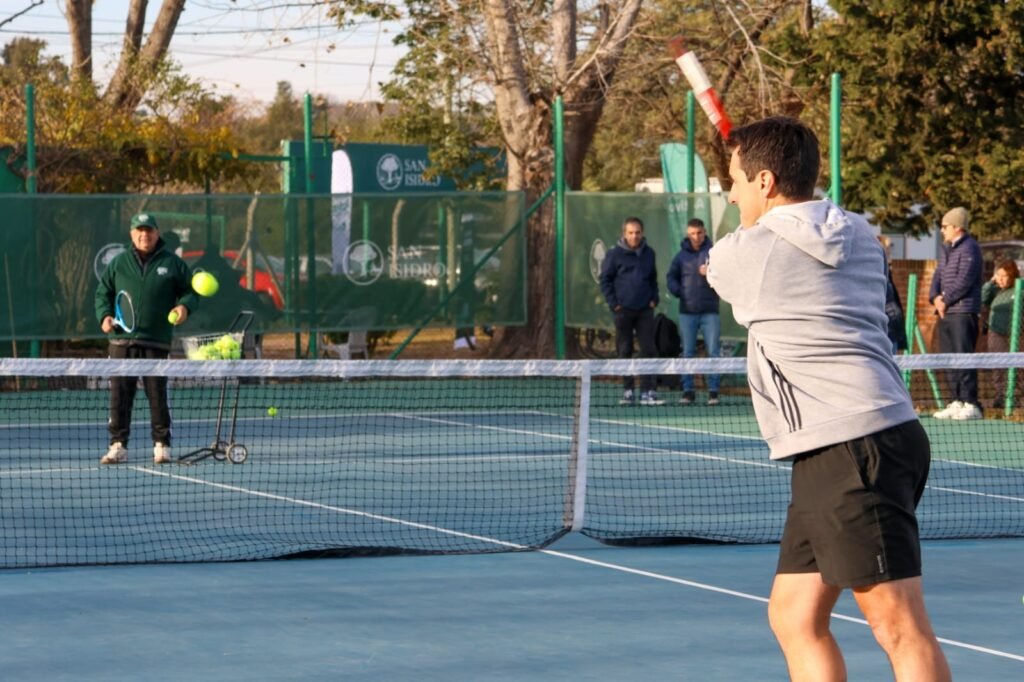 Con un torneo de tenis, San Isidro inauguró las renovadas canchas del Campo de Deportes N° 6