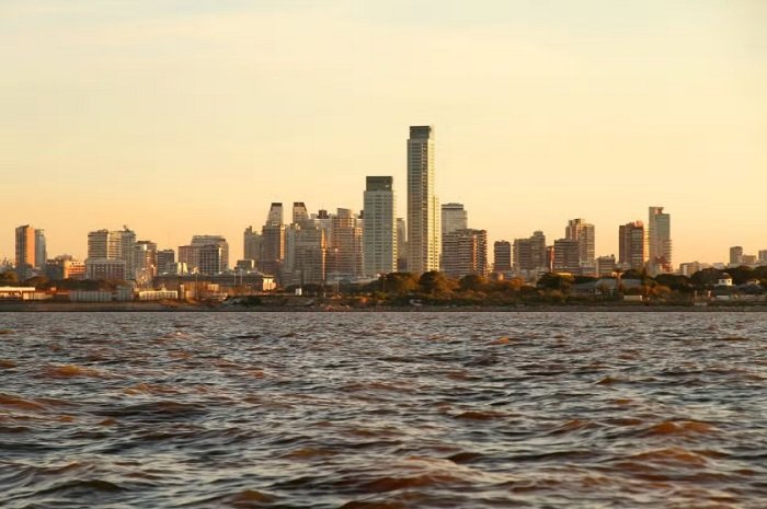 Experiencia en el Delta: Paseo privado en velero por los ríos Tigre y de la Plata