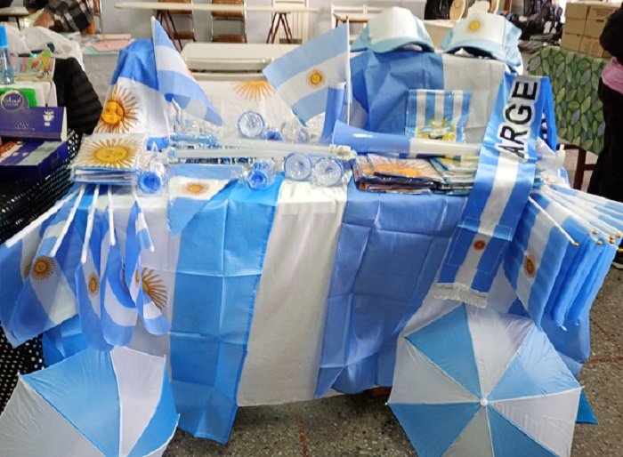 Vibra Emprendedora: El latido del diseño local y la pasión celeste y blanca inundan San Fernando