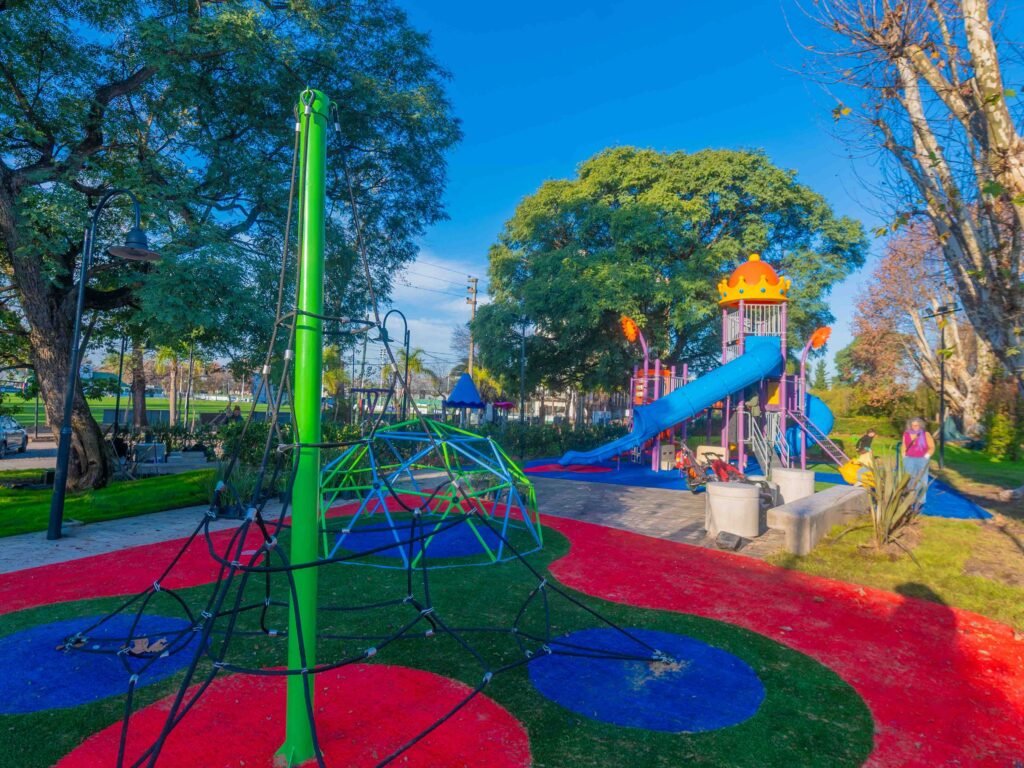 Juan Andreotti inauguró la Nueva Plaza Padre Jorge Luis Lagazio