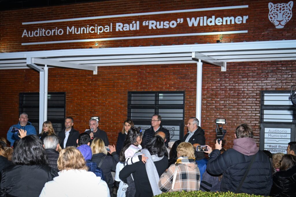 Julio Zamora inauguró el nuevo auditorio de Ricardo Rojas
