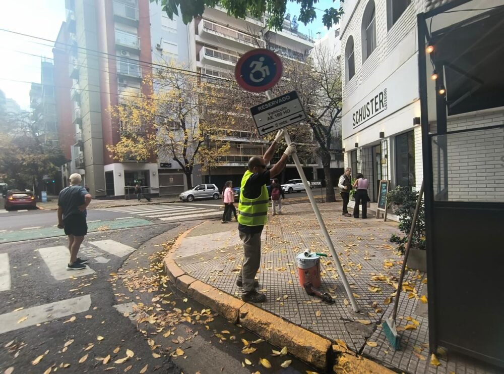 La Ciudad suspenderá licencias y multará a quienes falsifiquen carteles para personas con discapacidad