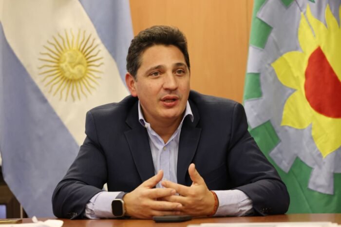 Marinucci acordó con la UTA y empresarios la recuperación de la línea 707 y de 400 puestos de trabajo