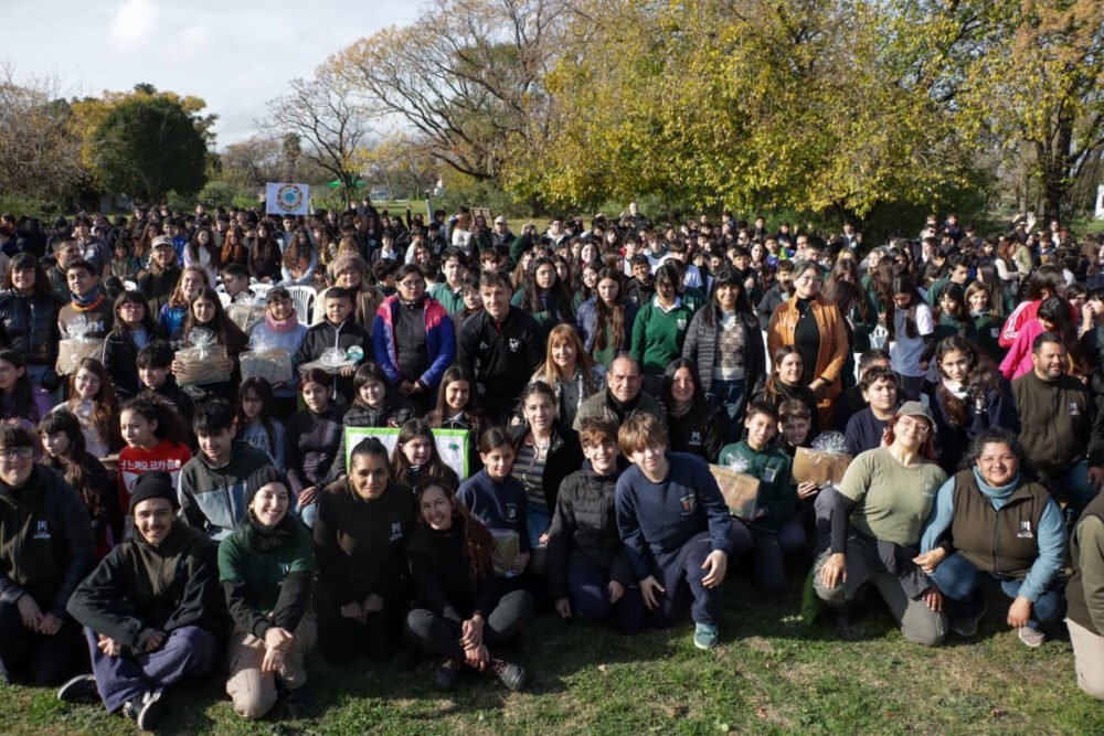 Más de 1400 estudiantes realizaron el Compromiso Ambiental en Morón