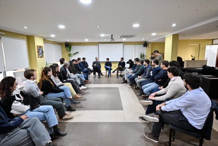 Nardini dialogó con estudiantes del CIAS sobre gestión, políticas públicas y planificación