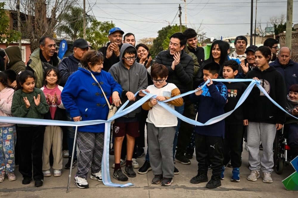Nardini inauguró cinco nuevas cuadras en el barrio Rodríguez