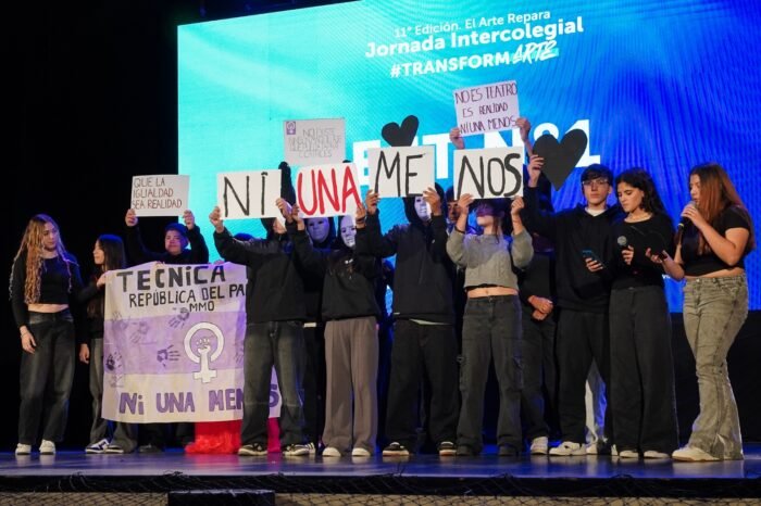 Pablo Descalzo estuvo presente en la Jornada Intercolegial “El Arte Repara”, realizada en el marco del #NiUnaMenos2