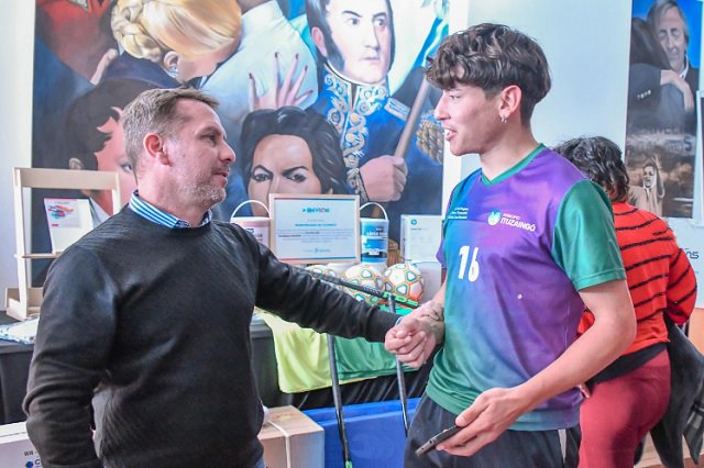 Pablo Descalzo participó de un encuentro con jóvenes del programa Envión