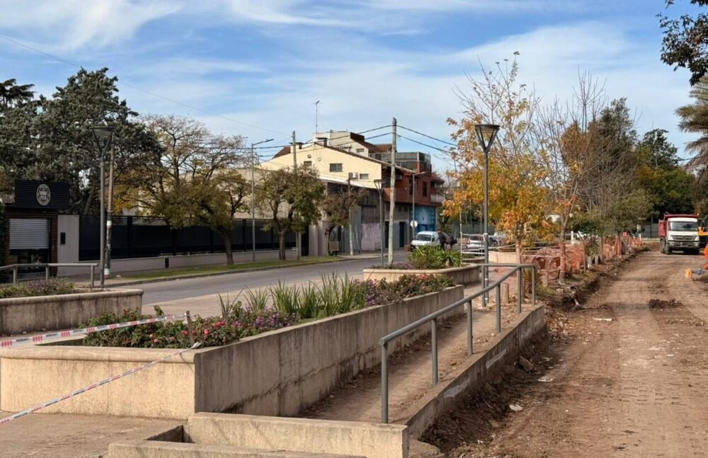 San Miguel amplían el Paseo Blasco Ibáñez con un nuevo pavimento