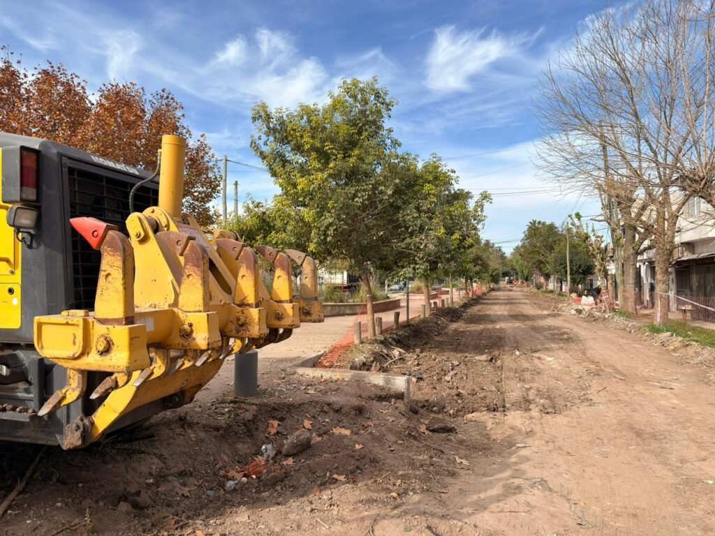 San Miguel amplían el Paseo Blasco Ibáñez con un nuevo pavimento