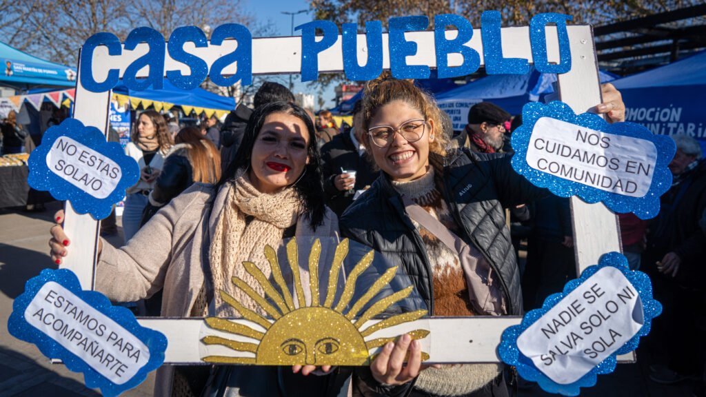 Se realizó una jornada de concientización sobre adicciones en la Plaza San Martín de Moreno