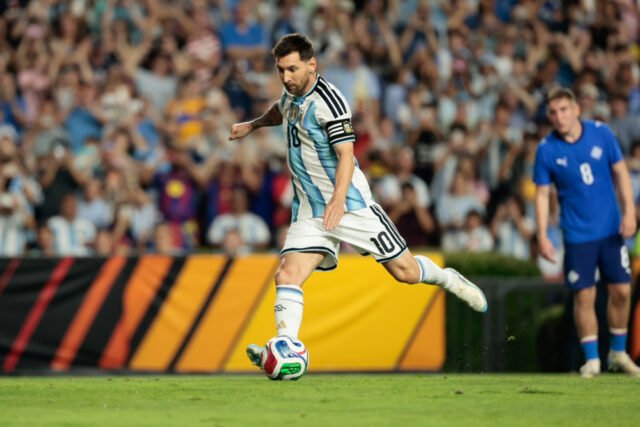 La Selección Argentina gano 3-0 a Islandia y espera el debut mundial