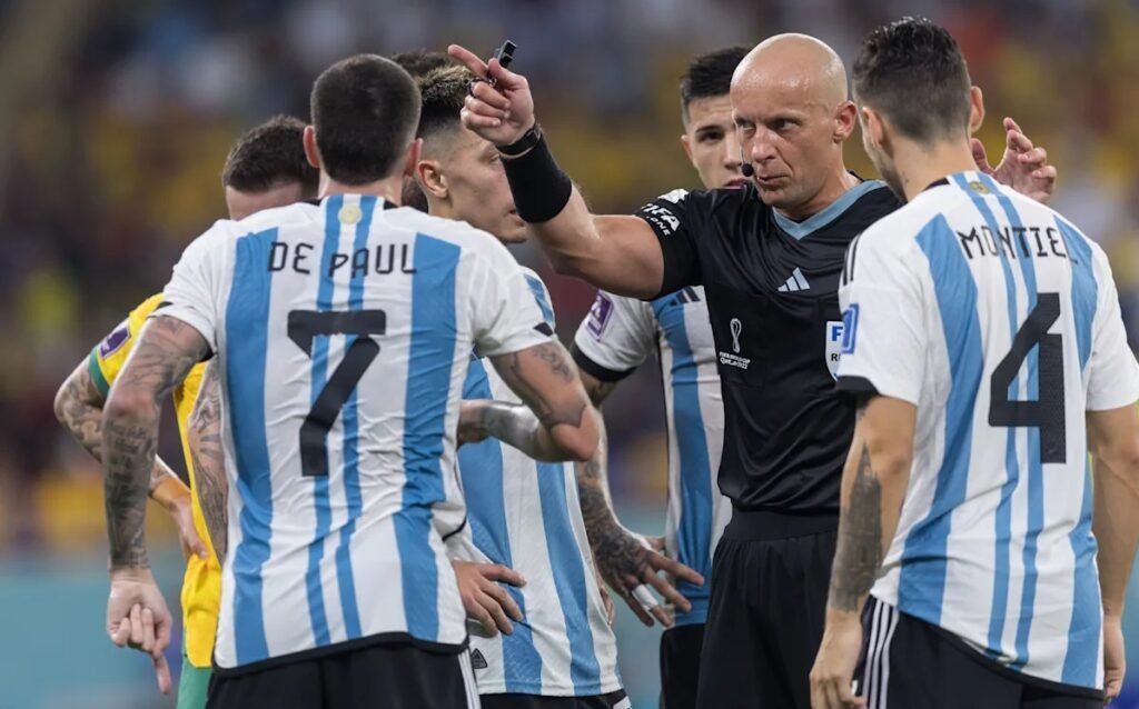 Marciniak, un viejo conocido el árbitro para el debut de la Selección Argentina