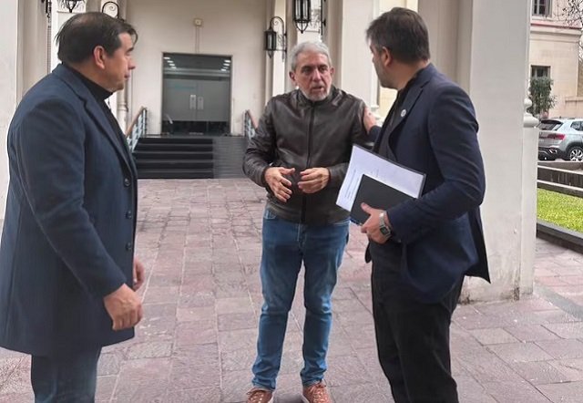 Aníbal Fernández reapareció en La Plata,"Cristina no puede ser candidata"