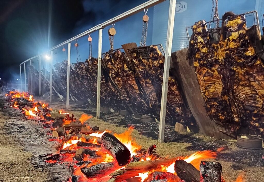 Asado gratis y fiesta con Amar Azul en el 157 aniversario de Alvear