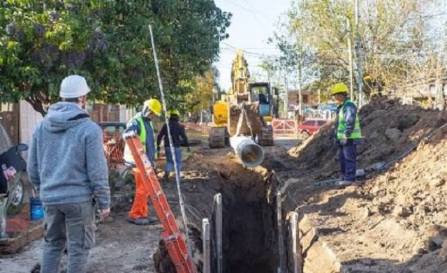 Barrio Las Glorias quedó habilitada la red cloacal tras las gestiones del Municipio con AySA