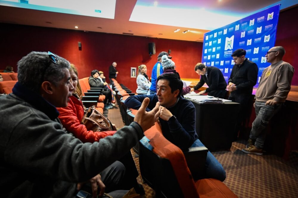 De la mano de Nardini, 41 nuevas familias malvinenses firmaron su escritura