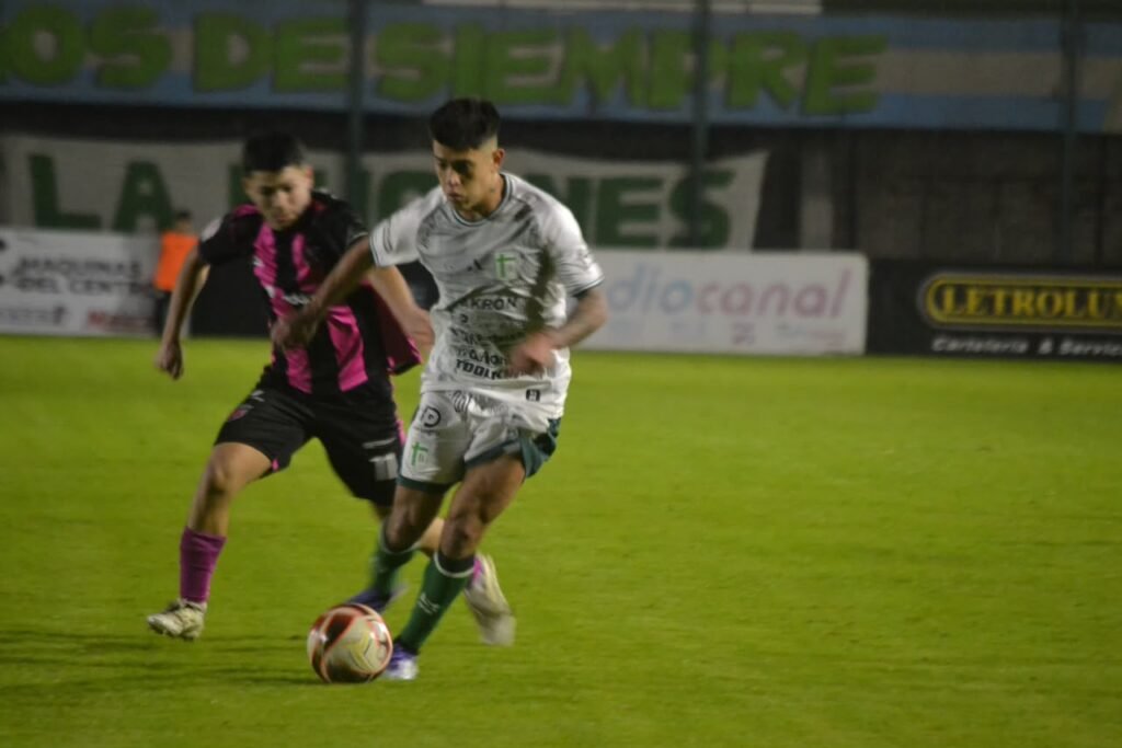 Valioso empate de Atlético Escobar en su visita a Sportivo Belgrano