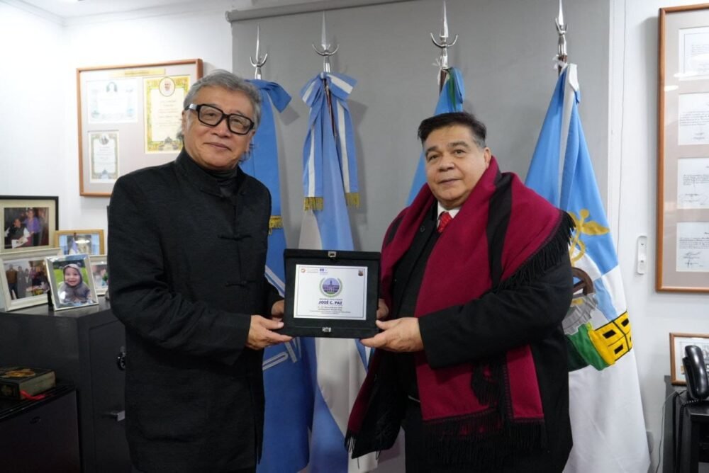 Ishii, recibió al titular de He University de China y anunció nueva tecnología para el Hospital Oftalmológico