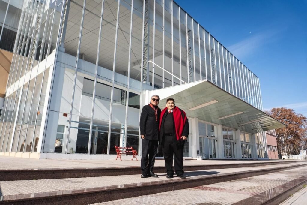 Ishii, recibió al titular de He University de China y anunció nueva tecnología para el Hospital Oftalmológico