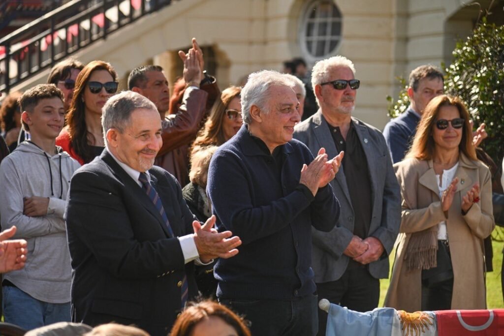 Julio Zamora acompañó el 150° aniversario del Club de Regatas La Marina