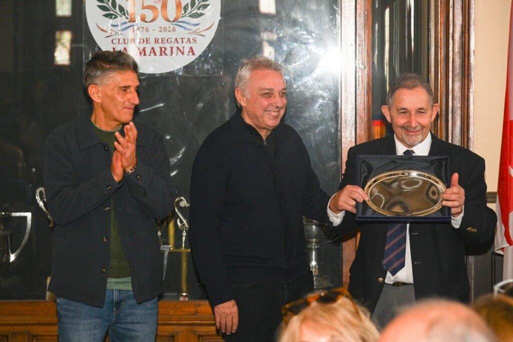 Julio Zamora acompañó el 150° aniversario del Club de Regatas La Marina