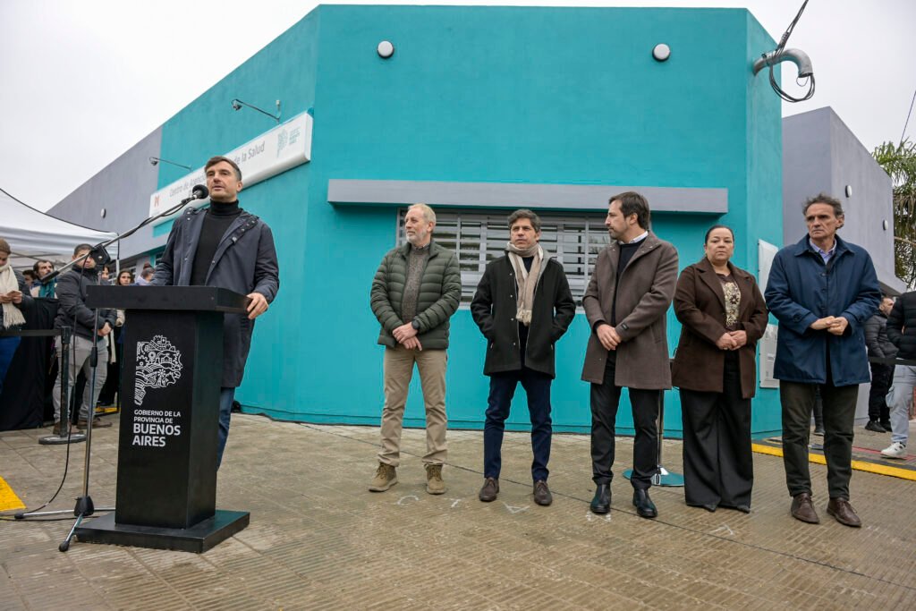 Kicillof inauguró un Centro de Atención Primaria de la Salud en Castelar con un fuerte mensaje contra el ajuste
