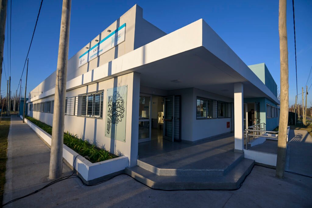 Kicillof inauguró un nuevo Centro de Atención Primaria de la Salud en Luján
