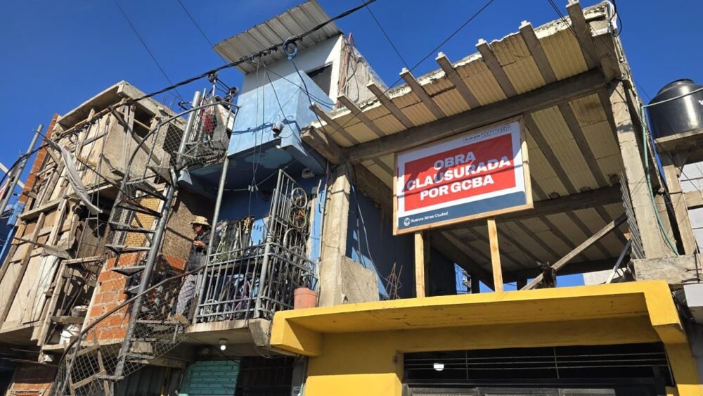 La Ciudad clausuró construcciones clandestinas que levantaban en la Villa 31