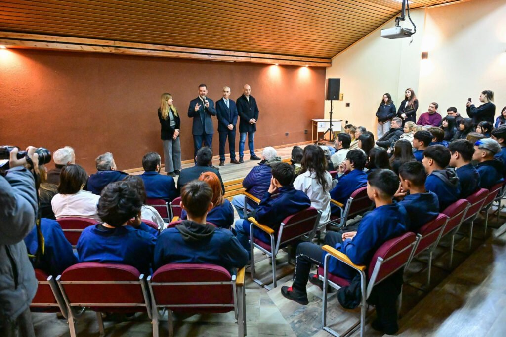 La Municipalidad entregó un Fondo de Fortalecimiento a escuelas técnicas, agrarias y centros de formación profesional de Escobar