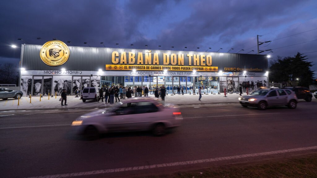 Mariel Fernández acompañó la inauguración de Cabaña Don Theo