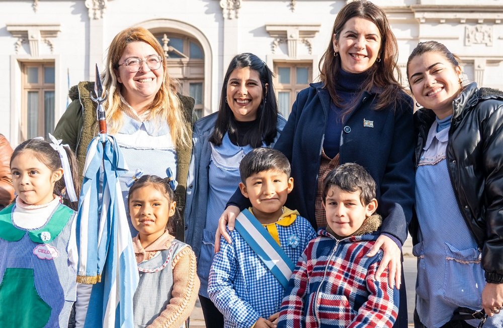 Mariel Fernández encabezó actividades para fortalecer la identidad, la cultura y la educación del distrito