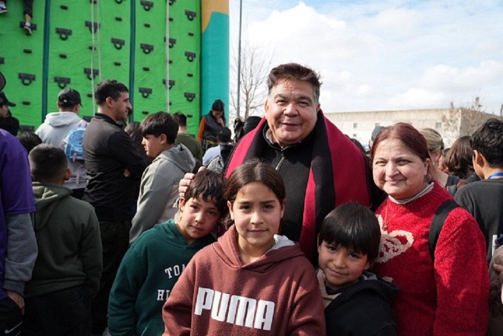 Mario Ishii acompaño a cientos de chicos en Diversión Bajo Cero por las vacaciones de invierno