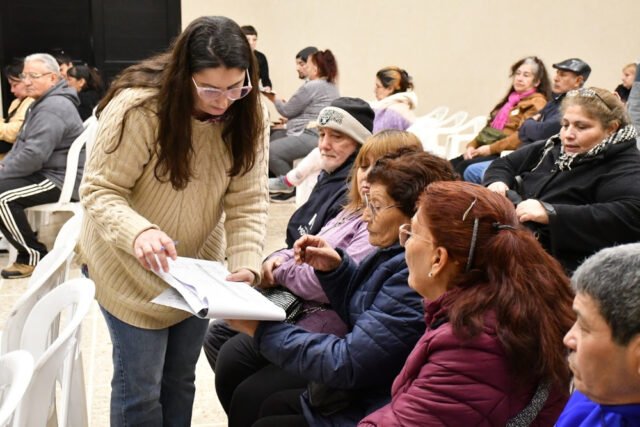 Más de 280 familias de Morón firmaron la escritura de sus viviendas