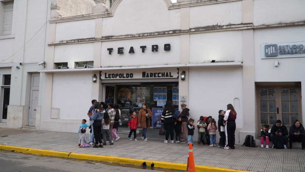 Moreno lanzo el cronograma de agosto en el Teatro Marechal