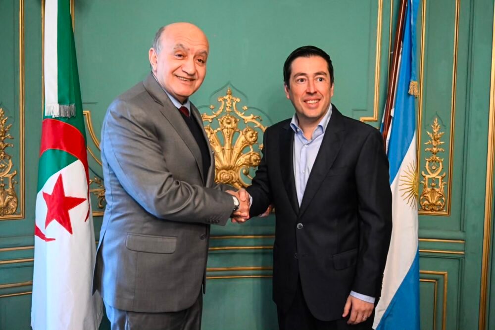 Nardini se reunió con el embajador de Argelia