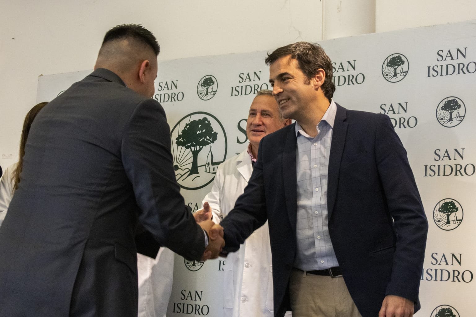 San Isidro reconoció a los 96 nuevos especialistas egresados de sus hospitales municipales